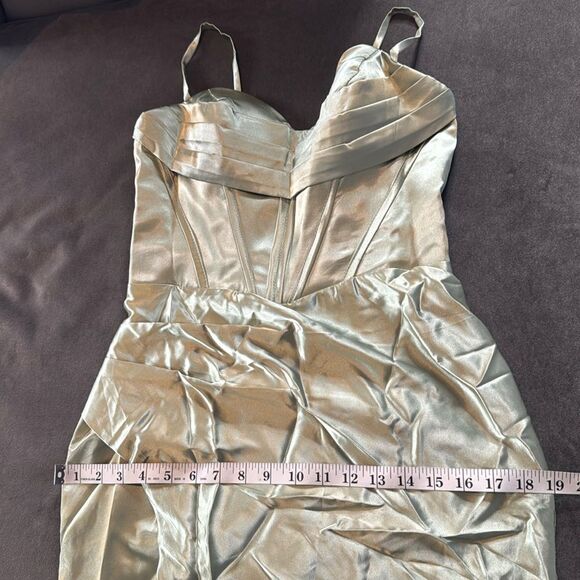 Women’s Light Green Prom Formal Dress Criss Cross Straps Leg Slit Size 8 NWOT - Picture 12 of 12